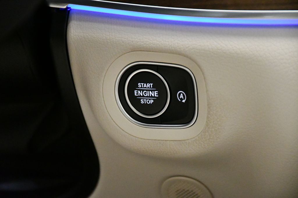 Thumbnail: 2025 Mercedes-Benz GLE - 27