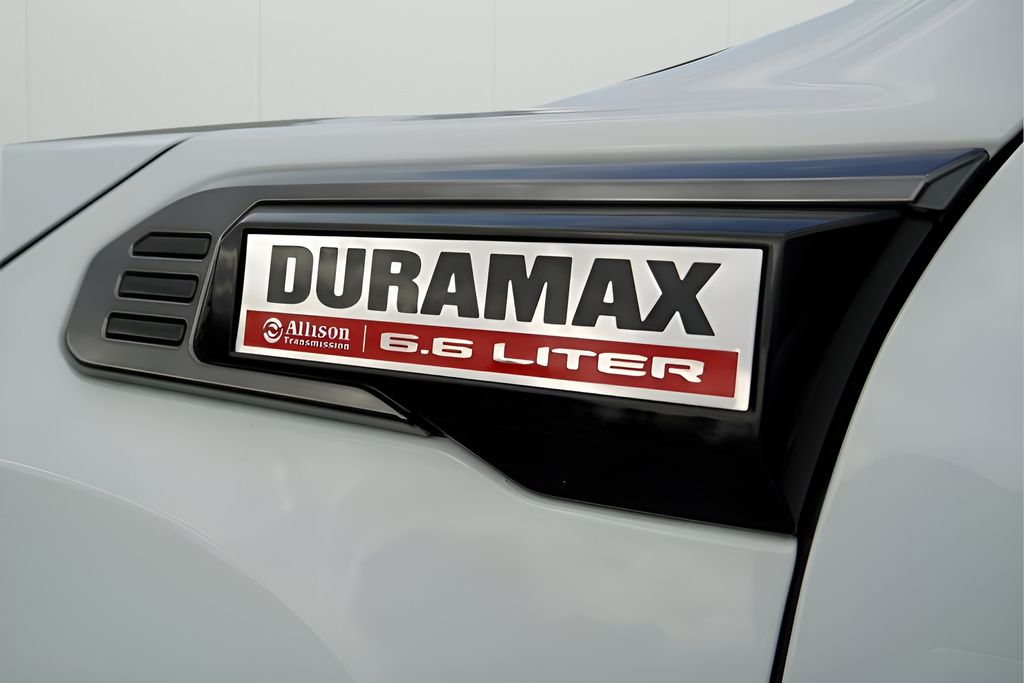 New 2026 White GMC AT4 image 10