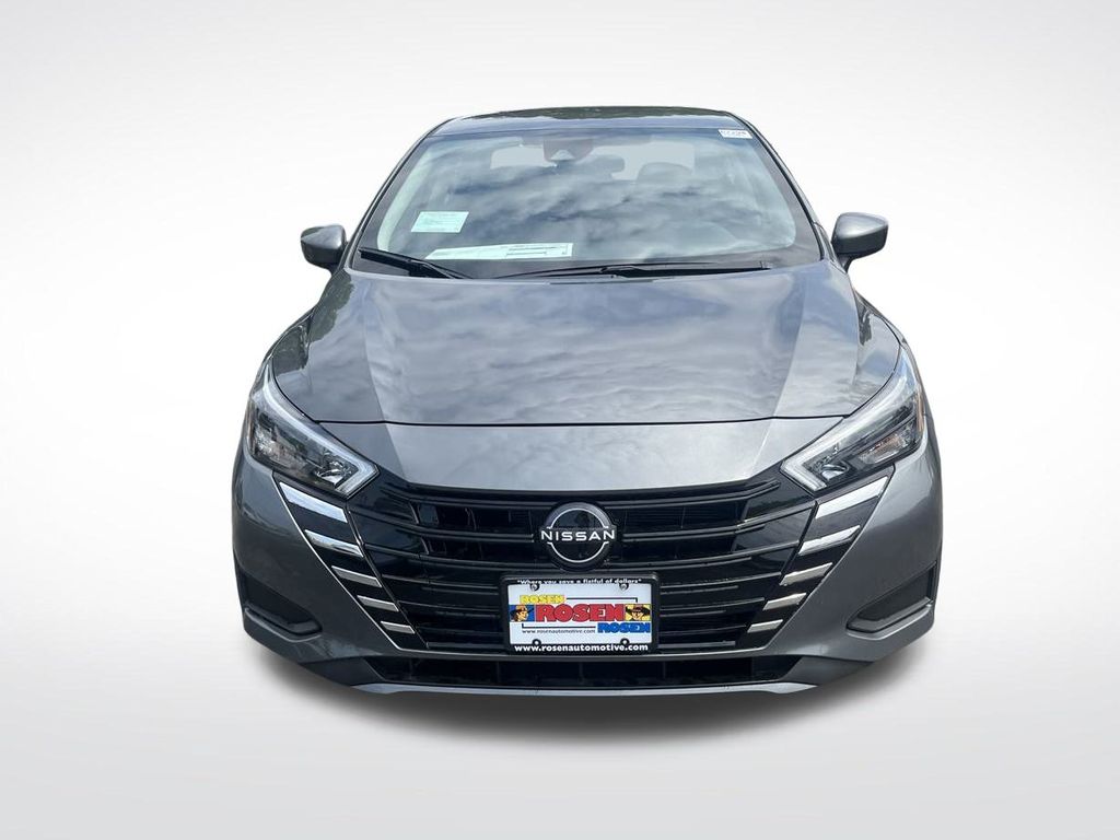 2025 Nissan Versa 1.6 SV photo