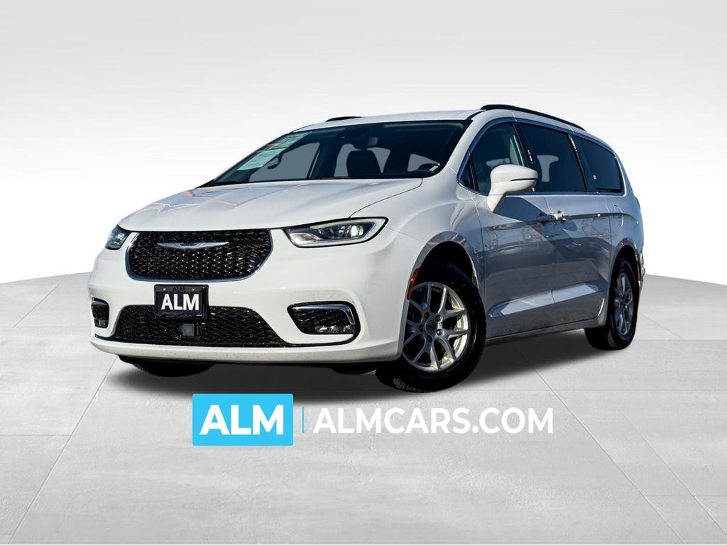 2022 Chrysler Pacifica Touring L's photo
