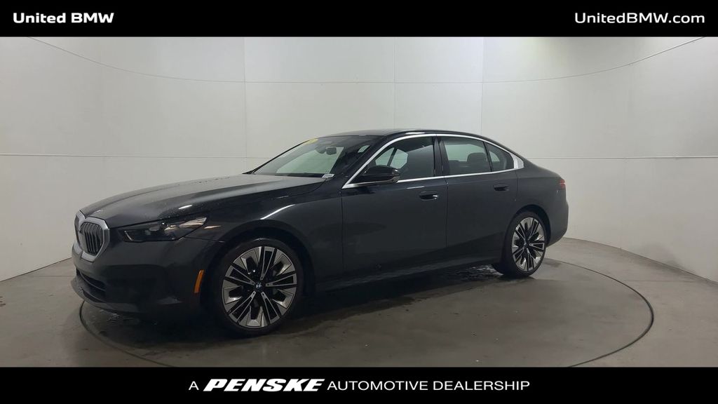 Thumbnail: 2024 BMW 5 Series - 4