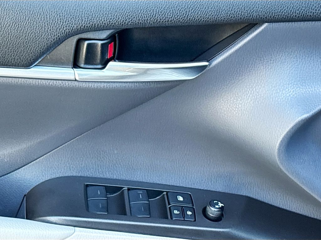 Thumbnail: 2023 Toyota Camry - 22