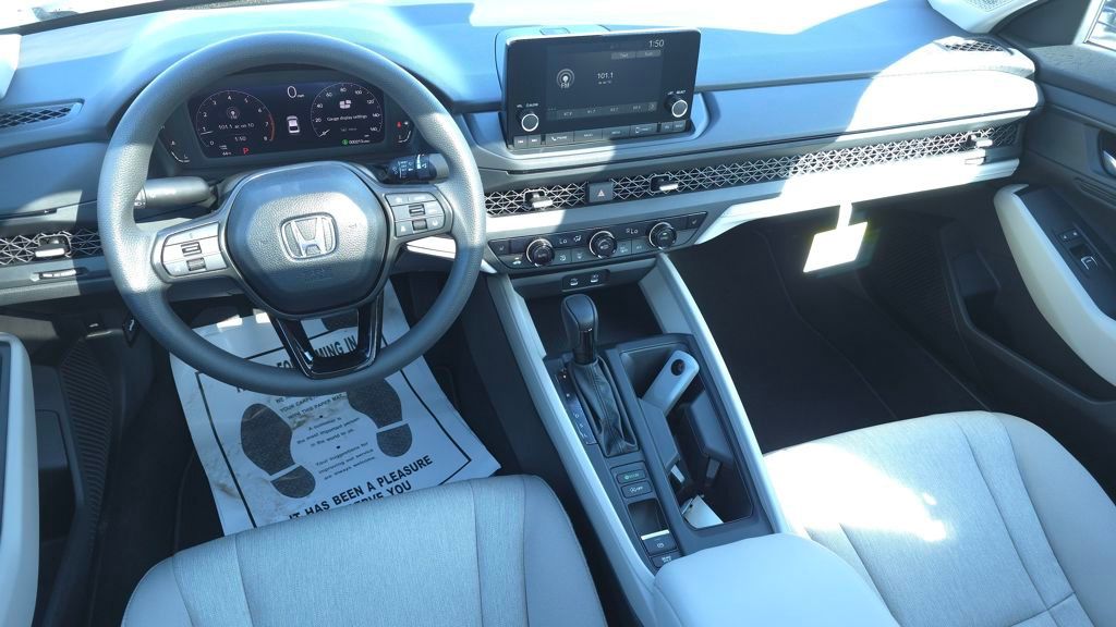2025 Honda Accord SE - Photo 24