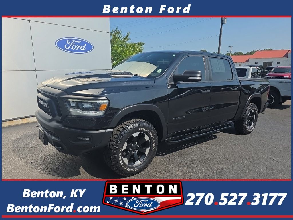 Diamond Black Crystal Pearlcoat 2022 RAM 1500 Pickup Truck Four-Wheel Drive 8-Speed Automatic