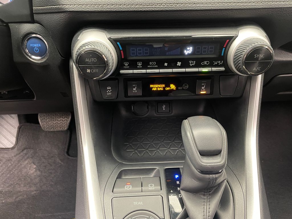 Thumbnail: 2022 Toyota RAV4 - 27