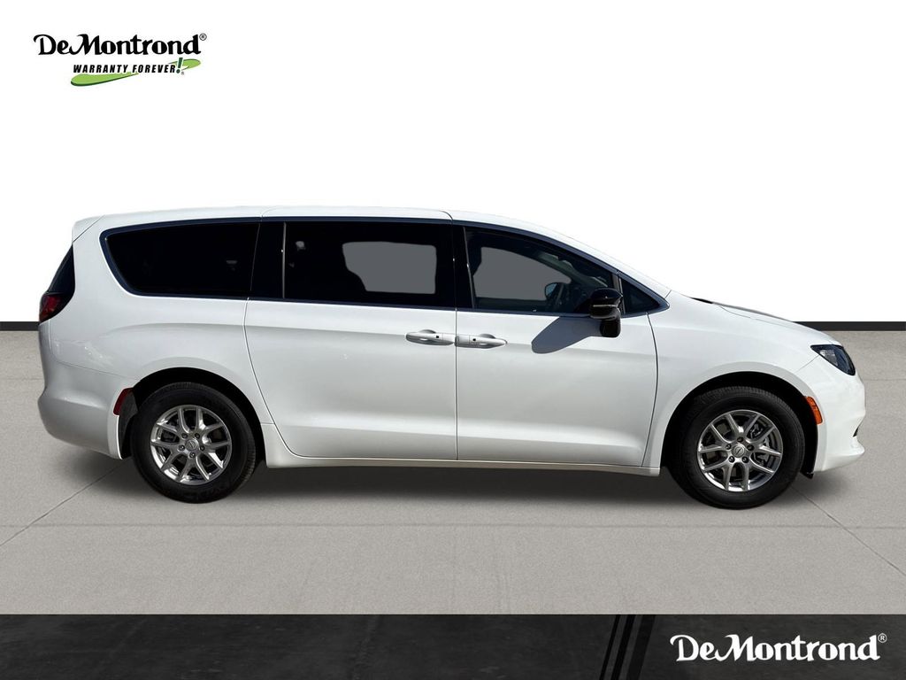 2026 Chrysler Voyager LX - 3