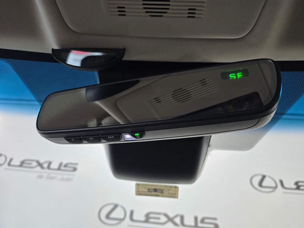 Thumbnail: 2021 Lexus ES - 21