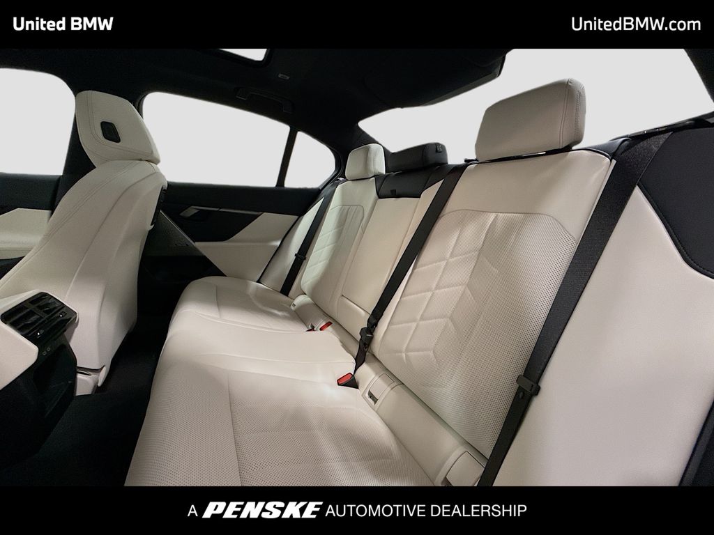 Thumbnail: 2026 BMW i5 - 13