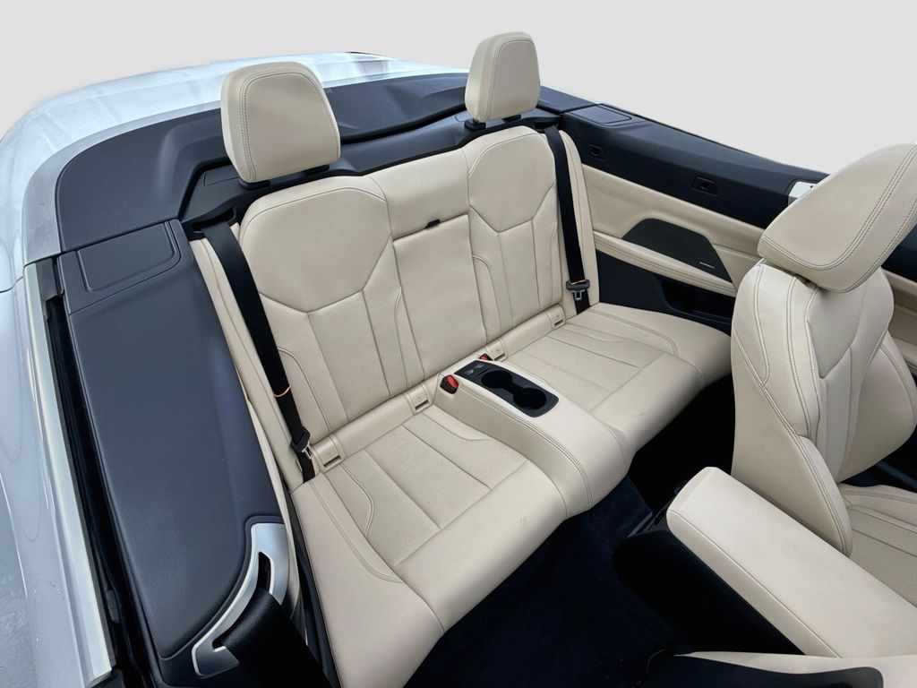 Thumbnail: 2027 BMW 4 Series - 28