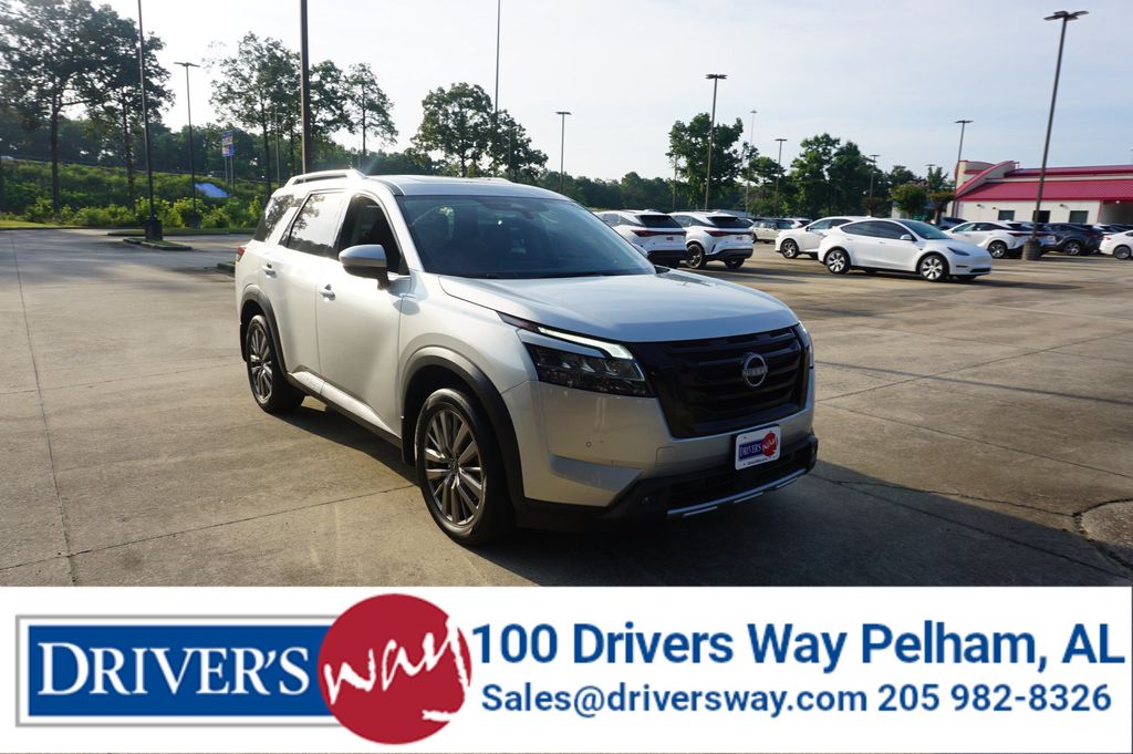  2024 Nissan Pathfinder SL FWD   