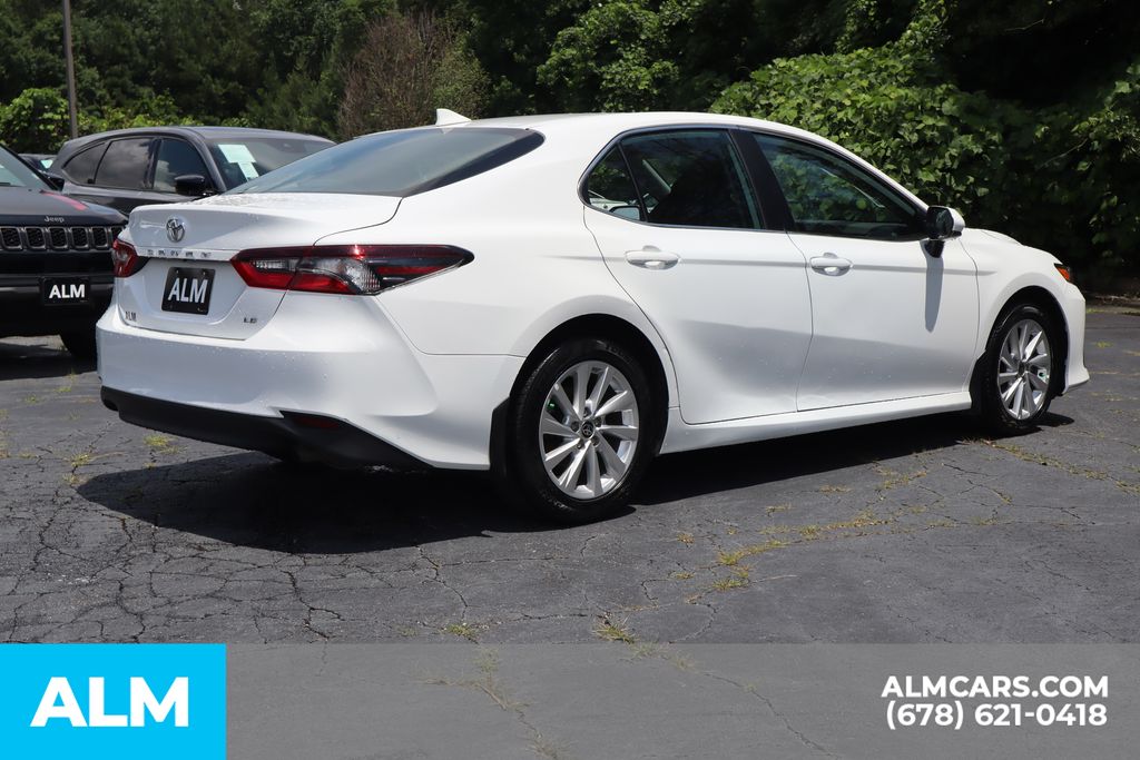 2023 Toyota Camry LE photo 5