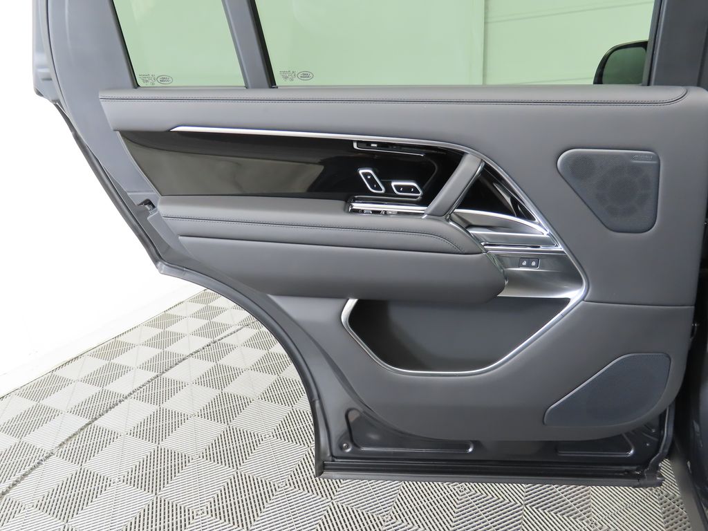 Thumbnail: 2025 Land Rover Range Rover - 26