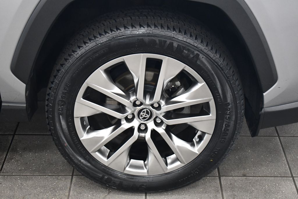 Thumbnail: 2021 Toyota RAV4 - 12