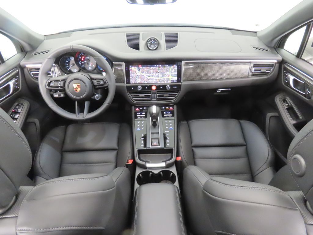 Thumbnail: 2026 Porsche Macan - 15