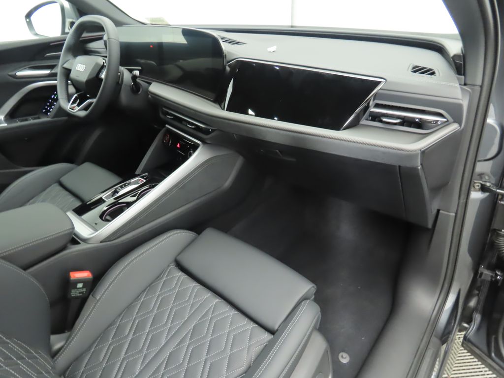 Thumbnail: 2025 Audi SQ5 - 19