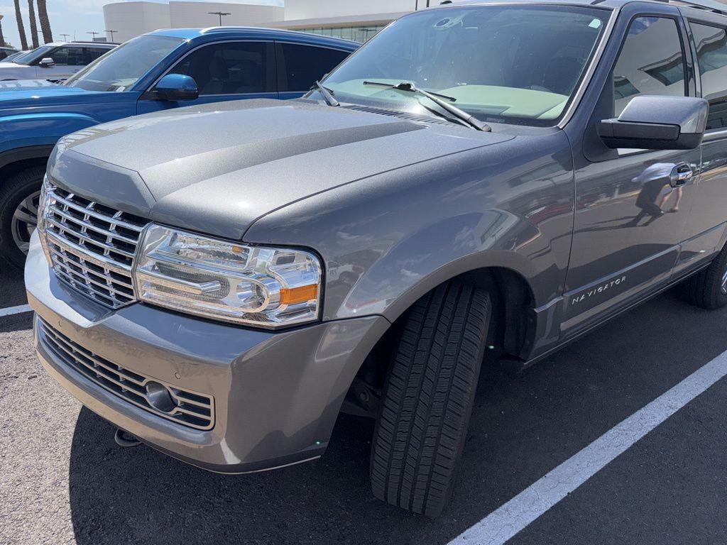 Thumbnail: 2010 Lincoln Navigator - 3