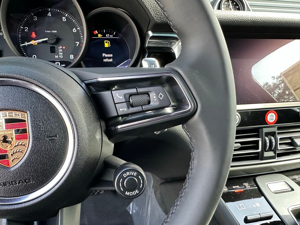 Thumbnail: 2025 Porsche Macan - 19