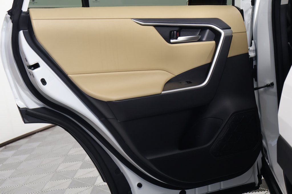 Thumbnail: 2025 Toyota RAV4 - 13