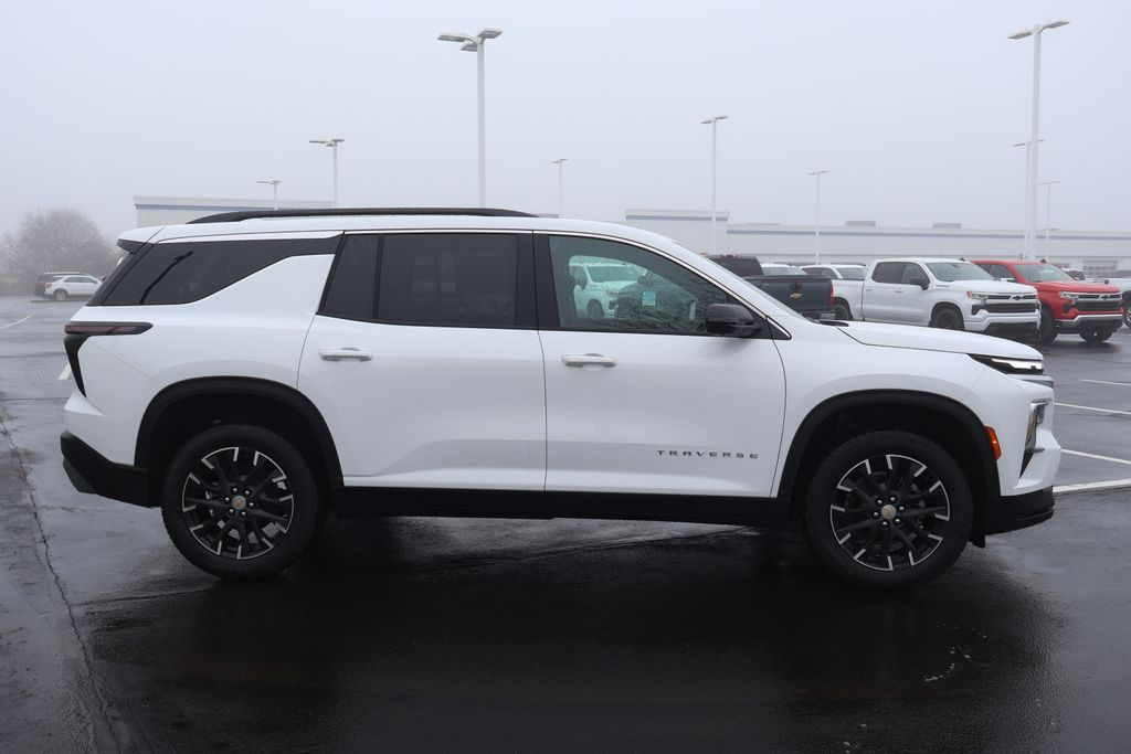 Thumbnail: 2026 Chevrolet Traverse - 9