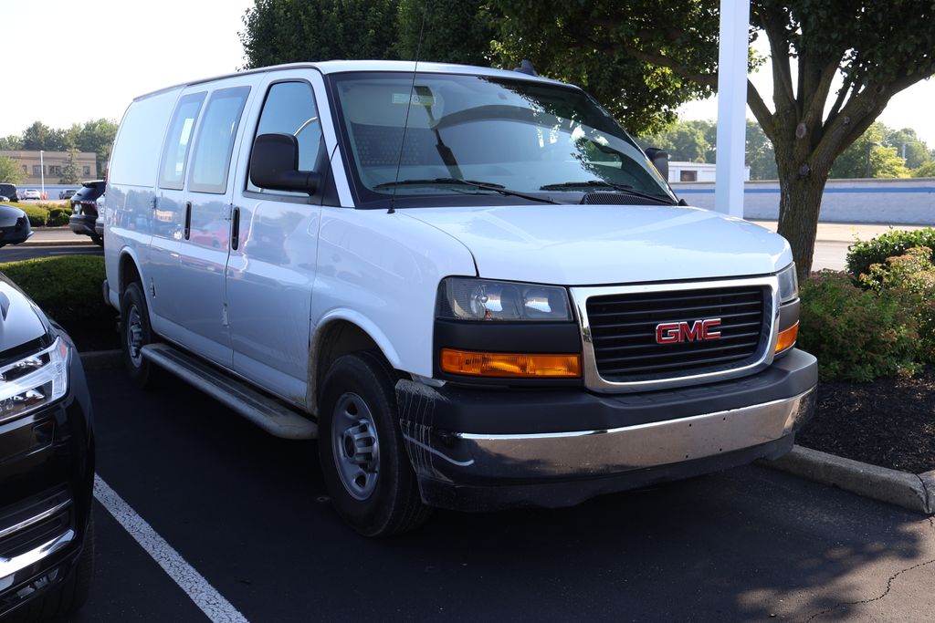 Thumbnail: 2023 GMC Savana - 3