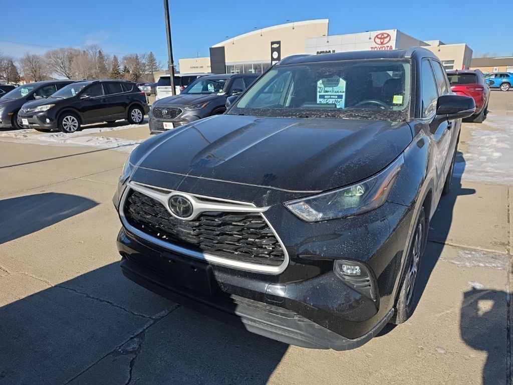 2022 Toyota Highlander XLE AWD