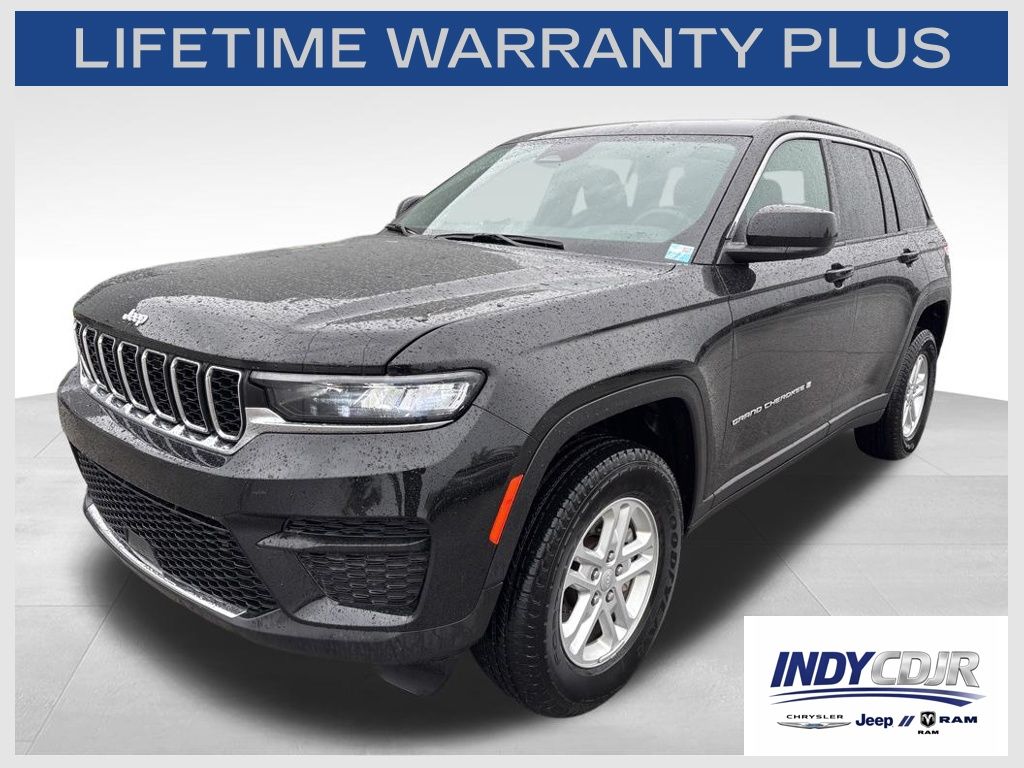 Diamond Black Crystal Pearlcoat 2025 Jeep Grand Cherokee Laredo 4WD SUV / Crossover Four-Wheel Drive 8-Speed Automatic
