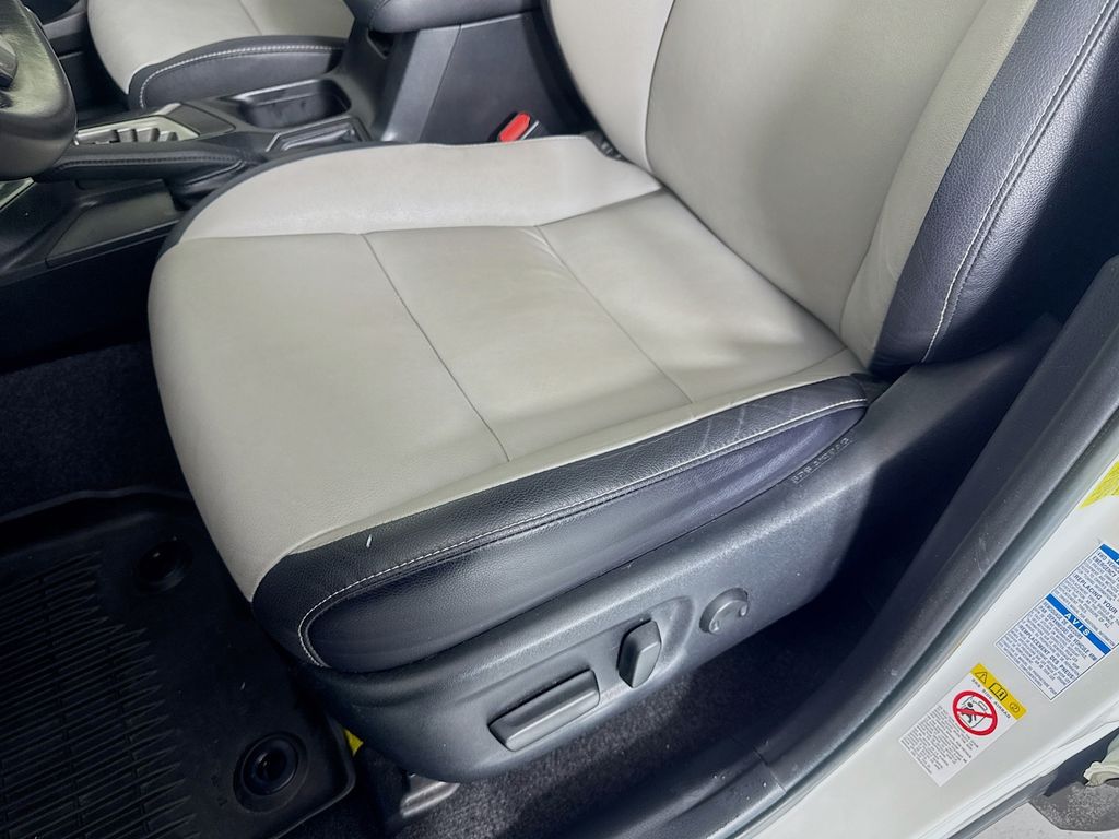 Used Car 2018 Toyota Rav4  For Sale Under $25,000 In Austin, Texas