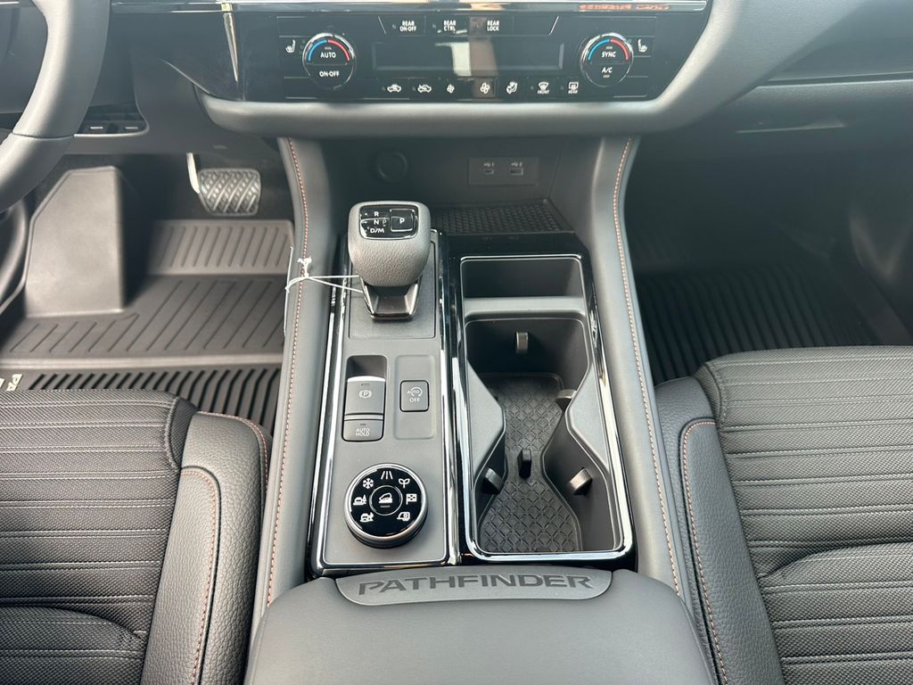 2025 Nissan Pathfinder Rock Creek