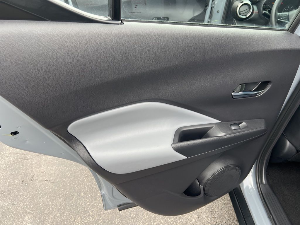 2024 Nissan Kicks SR photo