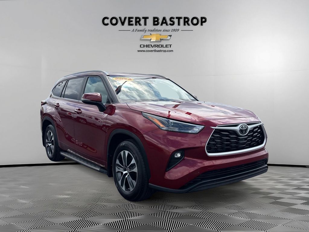 Used Car 2024 Toyota Highlander  Xle For Sale Under $50,000 In Austin, Texas