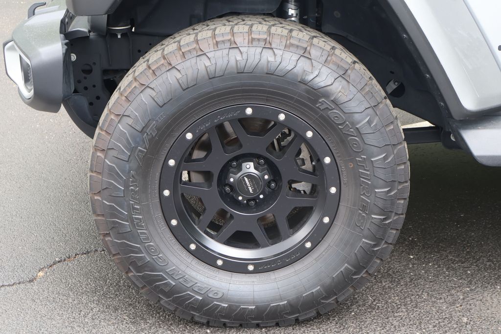 Thumbnail: 2021 Jeep Gladiator - 14