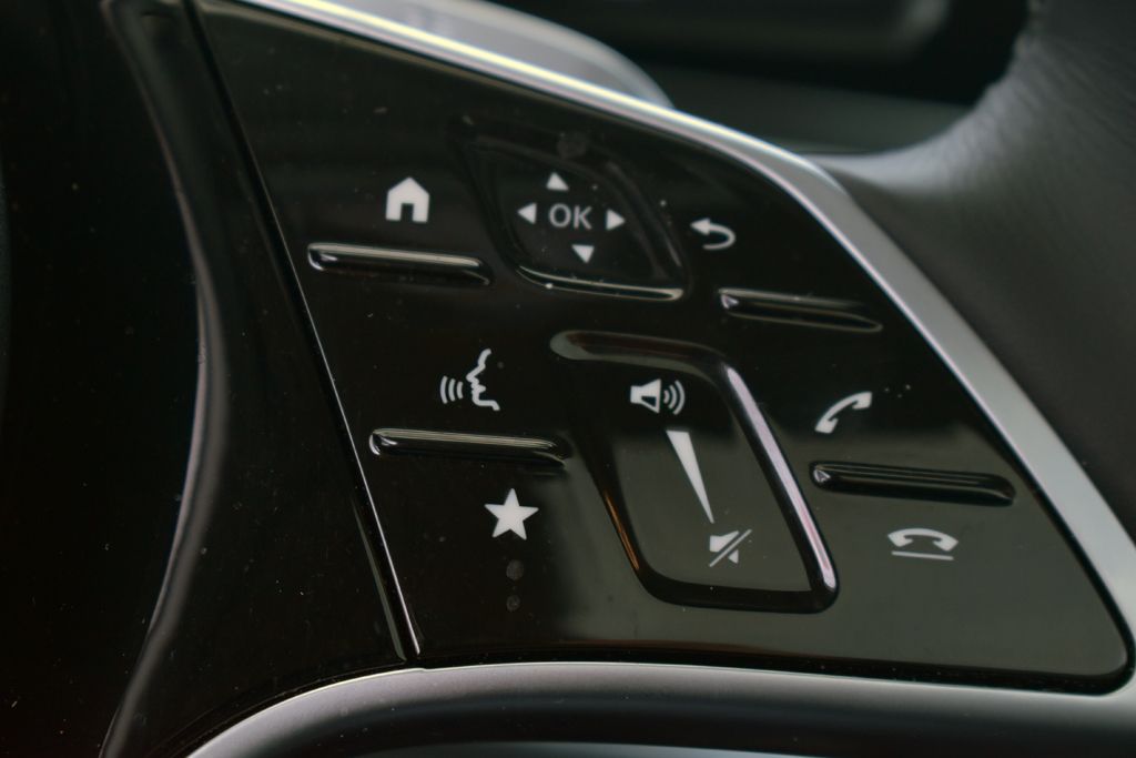 Thumbnail: 2026 Mercedes-Benz GLE - 16