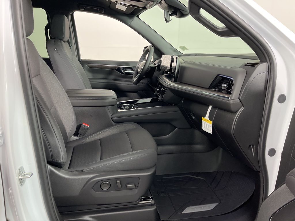 Thumbnail: 2025 Chevrolet Suburban - 8