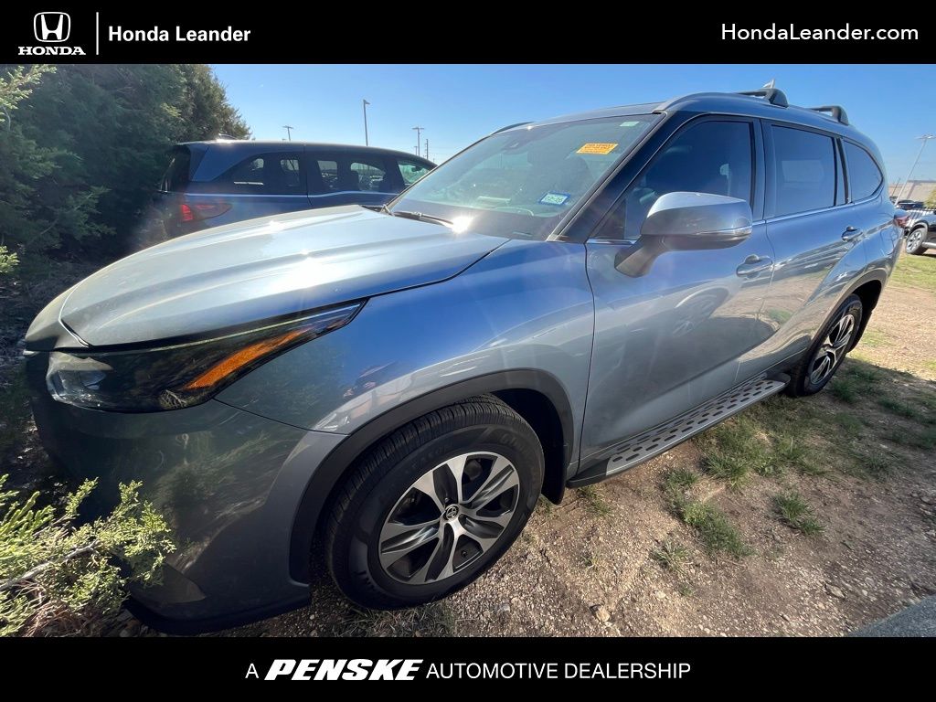 Thumbnail: 2022 Toyota Highlander - 1