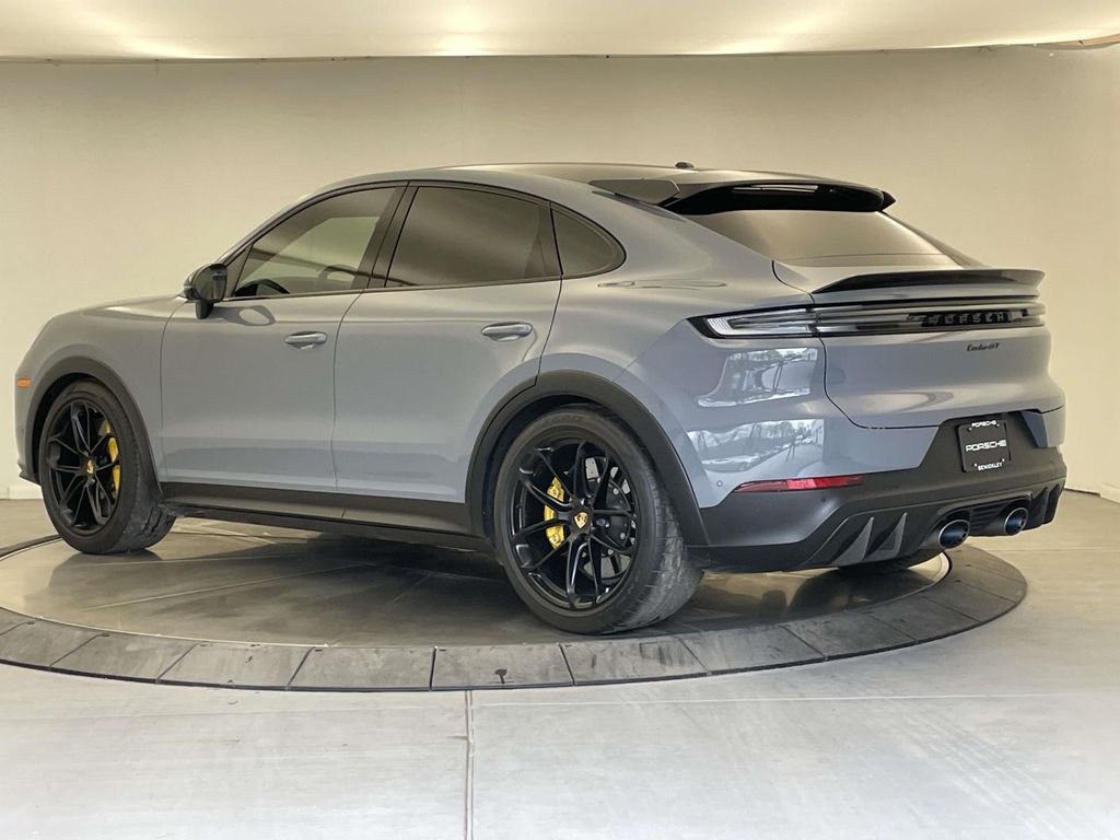 2024 Porsche Cayenne Coupe Turbo GT - 2