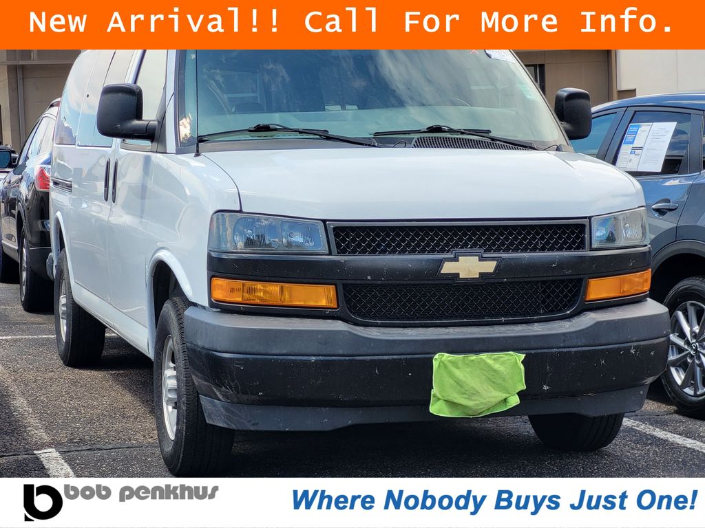 2023 Chevrolet Express 3500 LS's photo