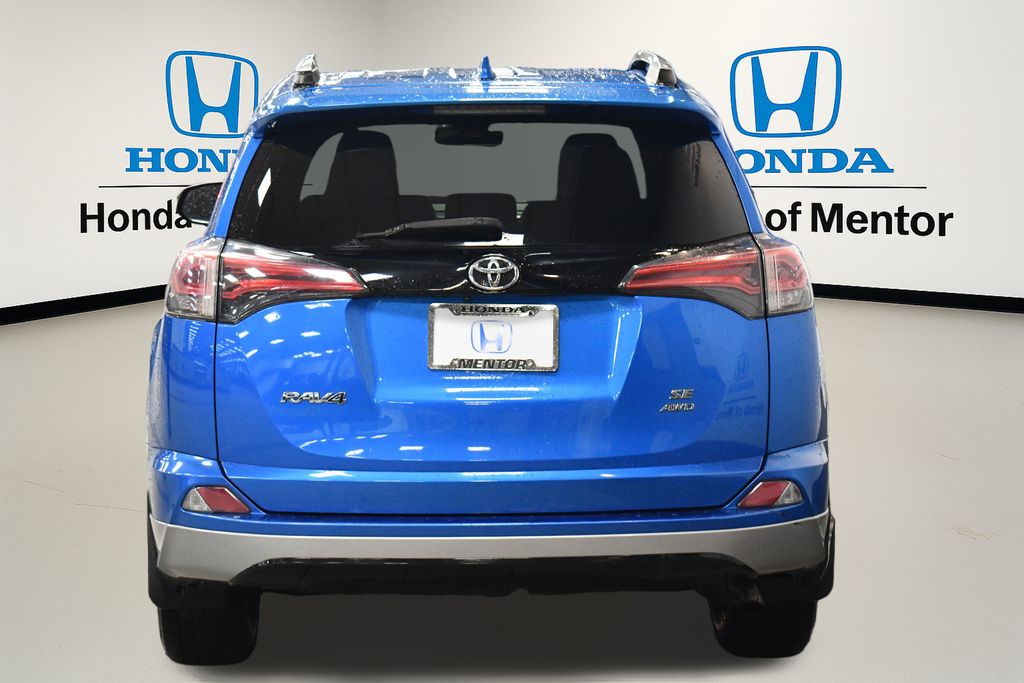 Thumbnail: 2018 Toyota RAV4 - 4