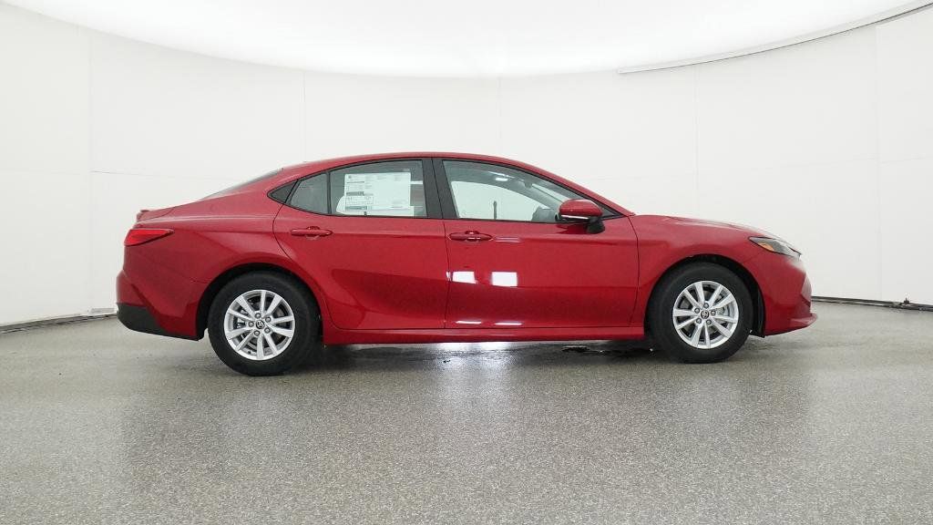 2025 Toyota Camry LE 17