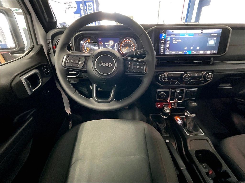 2026 Jeep Gladiator — photo 17