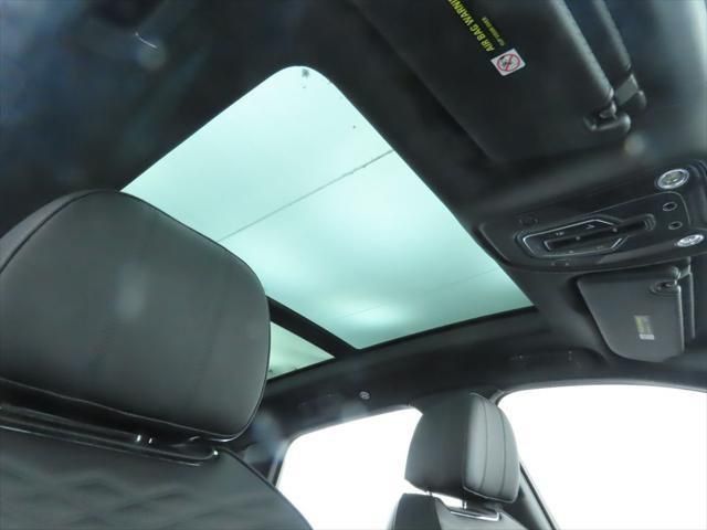 Thumbnail: 2025 Bentley Bentayga - 19