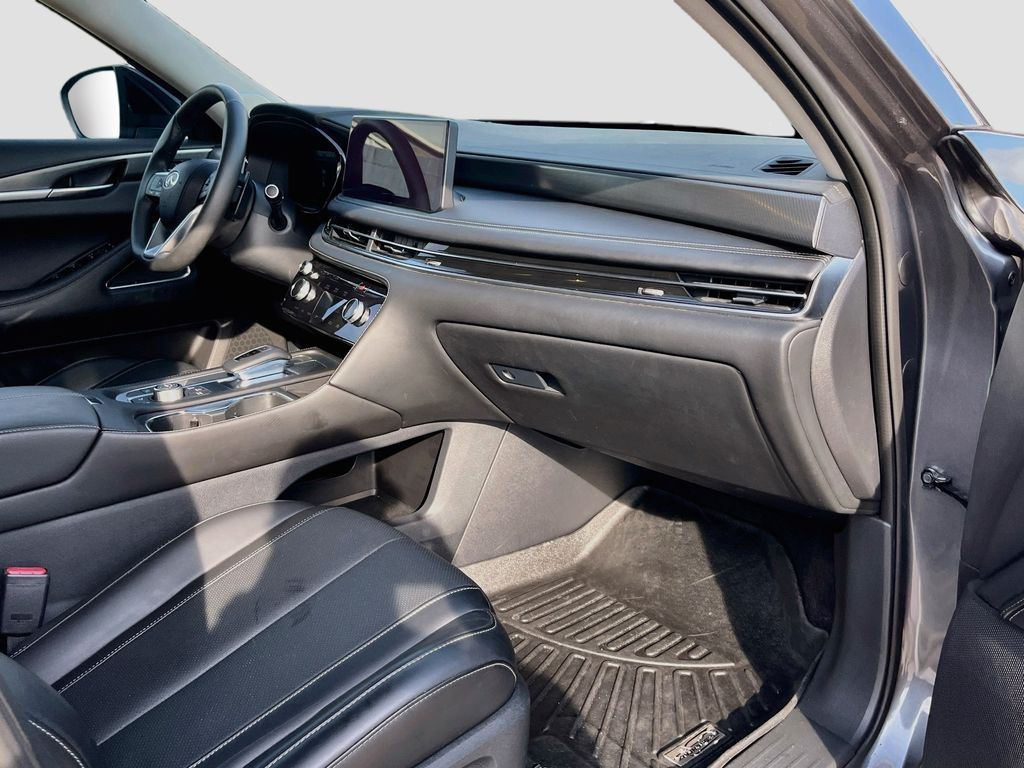 Used 2025 Gray INFINITI LUXE image 33