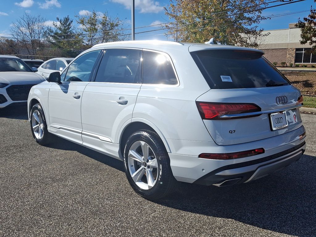 2025 Audi Q7 Premium 3