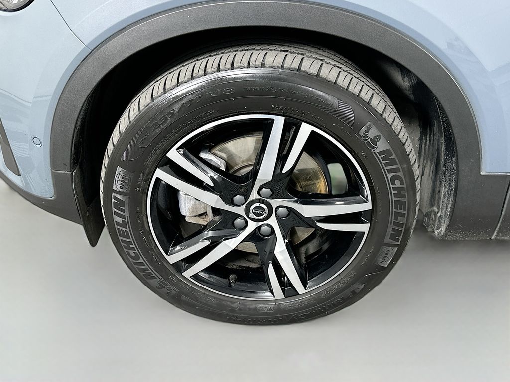 Thumbnail: 2023 Volvo XC40 - 31