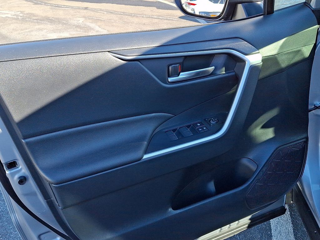 Thumbnail: 2024 Toyota RAV4 - 13