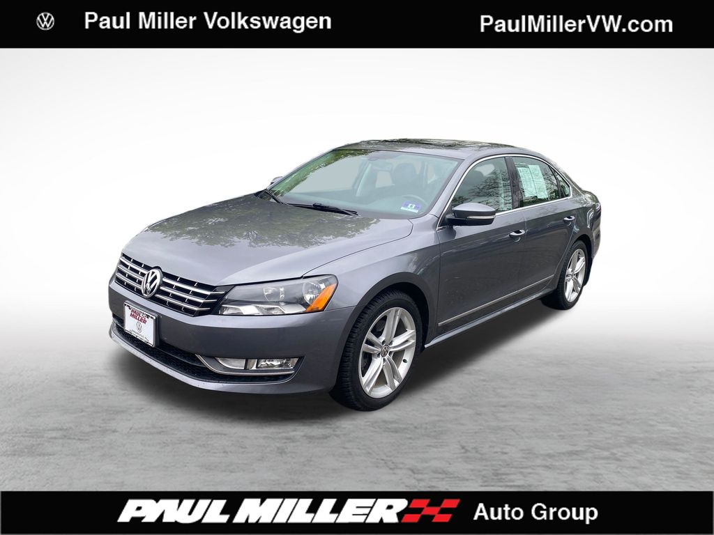 Platinum Gray Metallic 2015 Volkswagen Passat 2.0L TDI SEL Premium FWD Sedan Front-Wheel Drive 6-Speed Dual Clutch