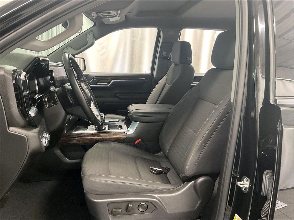 2024 GMC Sierra 1500 — photo 10