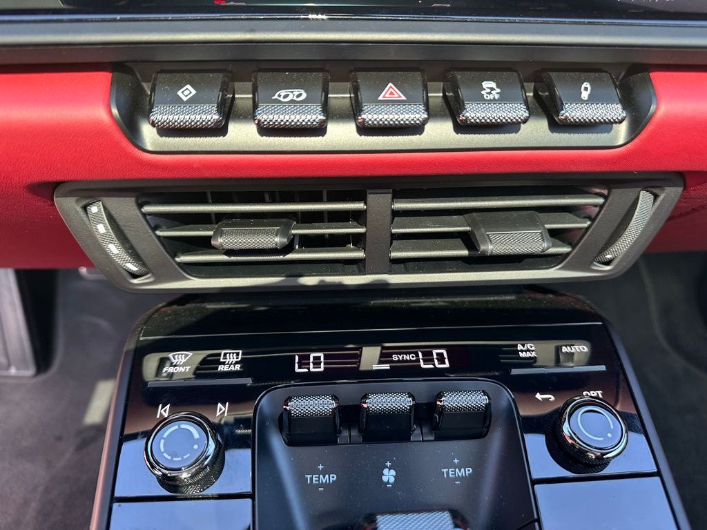 Thumbnail: 2025 Porsche 911 - 27