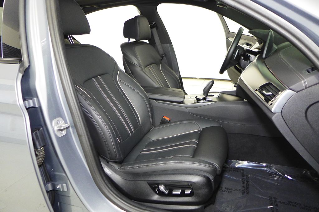 Thumbnail: 2023 BMW 5 Series - 19