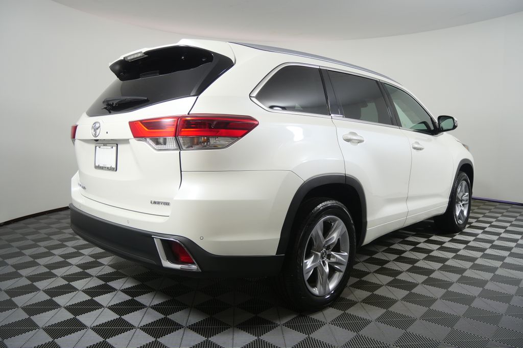 Thumbnail: 2019 Toyota Highlander - 3