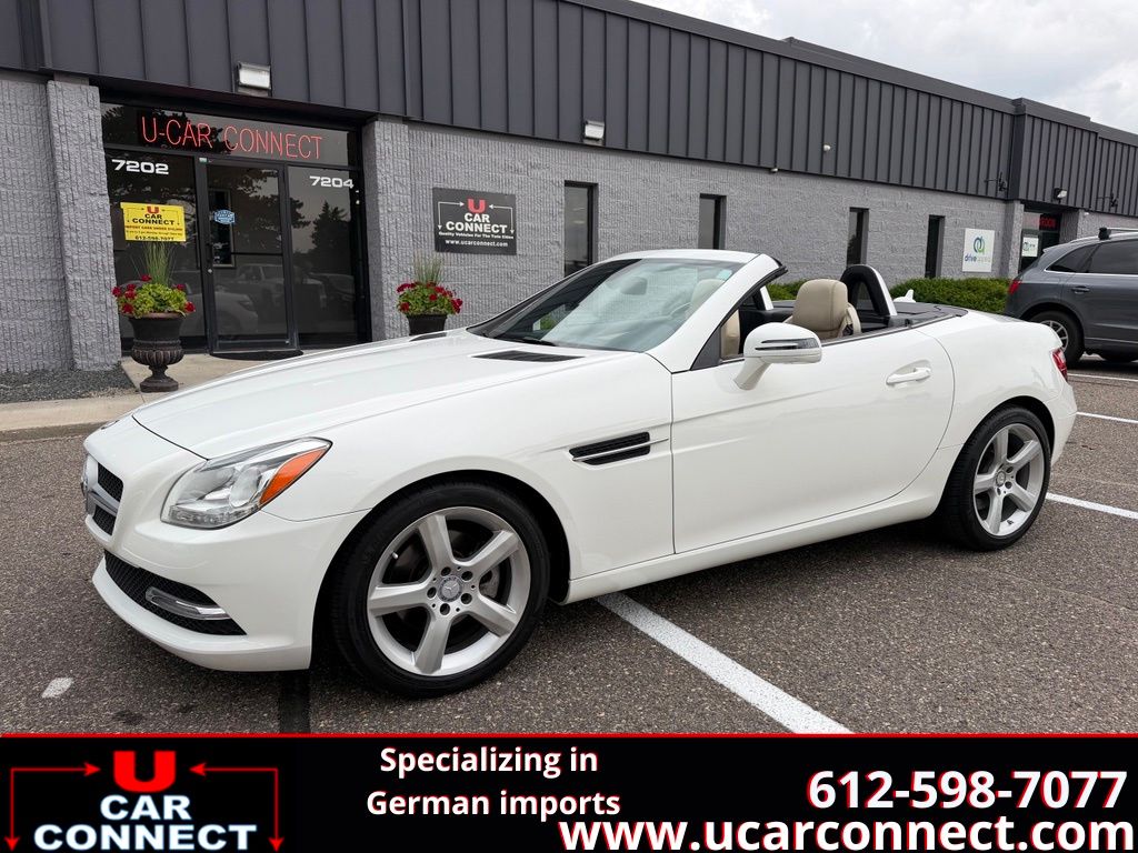 White 2014 Mercedes-Benz SLK Convertible Rear-Wheel Drive 7-Speed Automatic